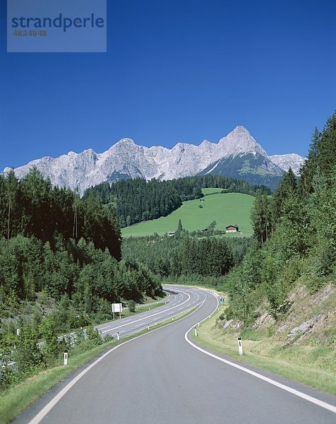Alpen  Österreich  Straßen  grün  Autobahn  Berge  Urlaub  Landmark  Autobahn  Berge  Tourismus  Reisen  Urlaub