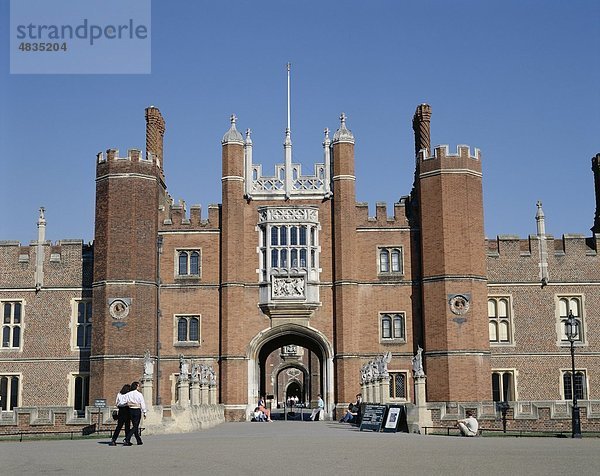 Gericht  England  Deutschland  Großbritannien  Hampton  Holiday  Landmark  London  Palace  Tourismus  Reisen  Ferienhäuser