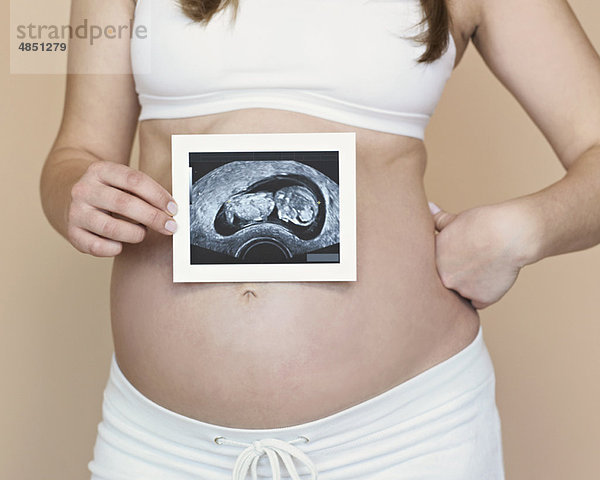 Schwangerschaftsbuckel mit Ultraschallbild