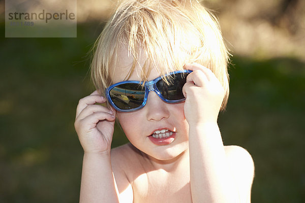Junge - Person  Sonnenbrille  Baby