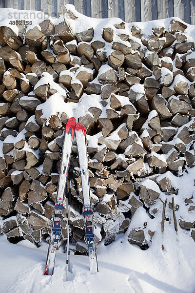 Verlassene Skier