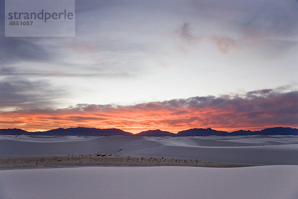 Sonnenuntergang über White Sands National Monument