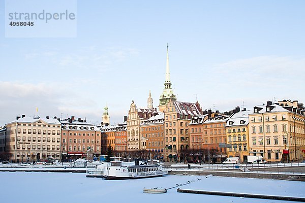 Anzeigen der alten Stadt im winter