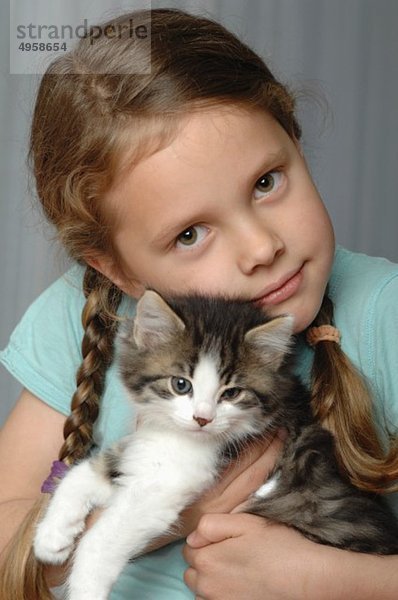 Mädchen mit Katze  Portrait