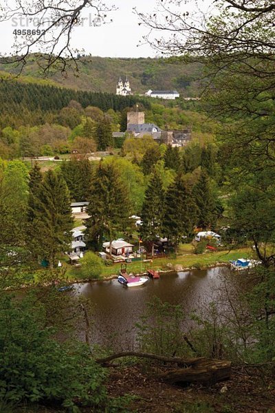Europa  Deutschland  Rheinland-Pfalz  Blick auf Kloster Arnstein mit Schloss im Hintergrund