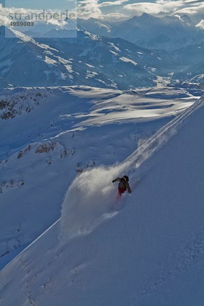 Österreich  Tirol  Kitzbühel  Skifahren für mittlere Erwachsene