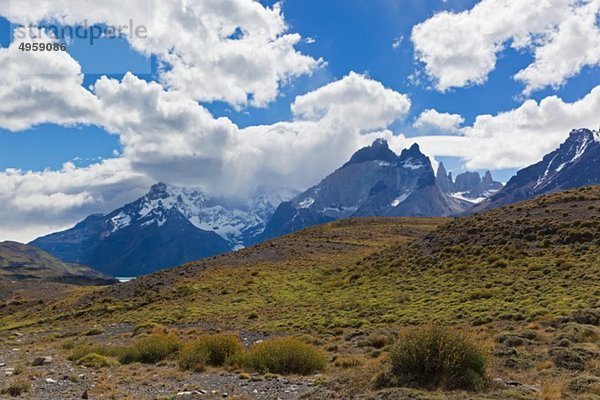 Südamerika  Chile  Patagonien  Blick auf die Torres del paine Berge