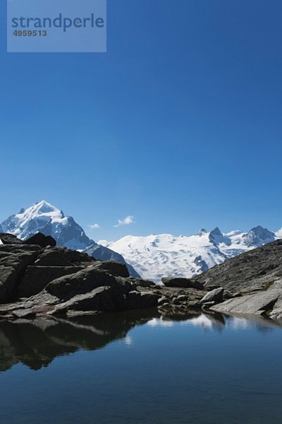 Europa  Schweiz  Graubünden  Oberengadiner Alpen  Südengadiner Alpen  Blick auf die Berninagipfel am Fuorcla-Surley-See