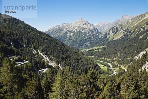 Europa  Schweiz  Graubünden  Alpen  Oberengadin  Blick auf den Malojapass