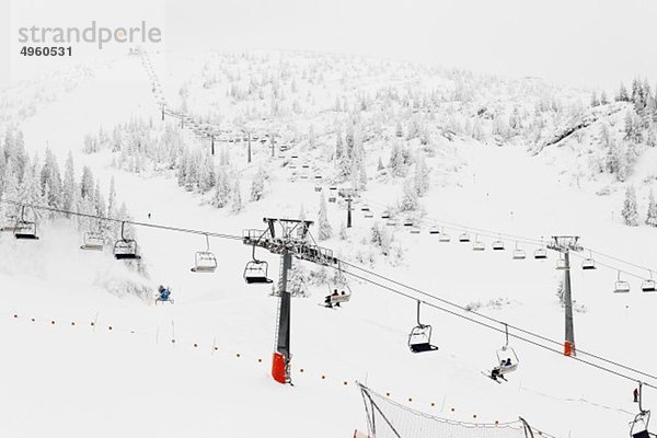 Österreich  Niederösterreich  Mostviertel  Menschen im Skigebiet Hochkar