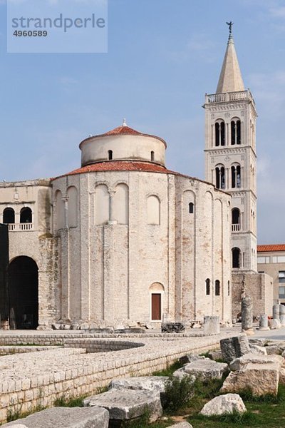 Europa  Kroatien  Dalmatien  Zadar  Ansicht der Kirche