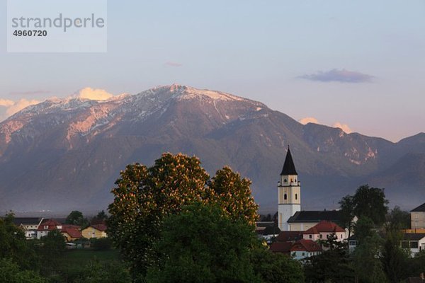 Österreich  Kärnten  Blick auf die Karawanken bei Dämmerung