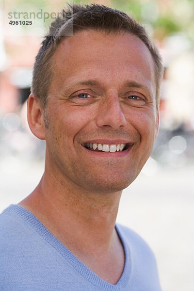 Portrait von einem lächelnd mann  Schweden.