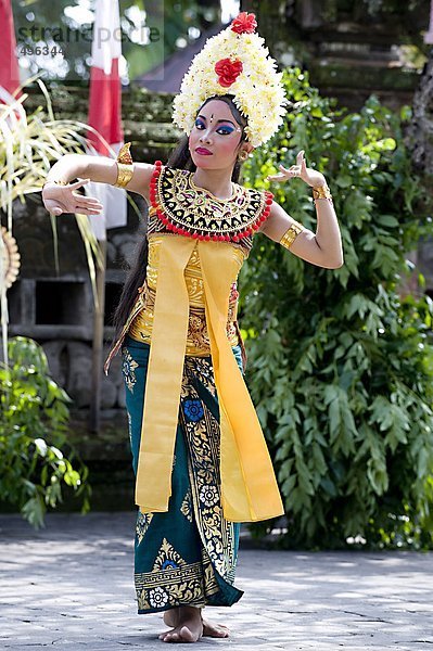 Indonesien  Bali. Barong Tänzerin
