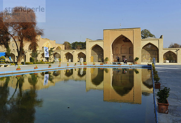 Iran  Isfahan  Chehel Sotun Palace  Garten  Brunnen