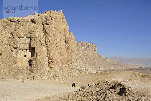 Iran  Shiraz  in der Nähe von Persepolis  komplexe Grabstein Nasqu e Rostam  wo begraben sind der persischen Könige Darius I und II  Serse und Ataserse