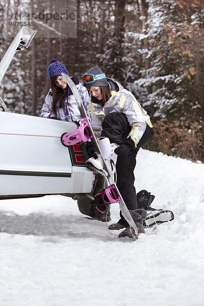 Jugendlicher  Snowboarding  gehen  Mädchen