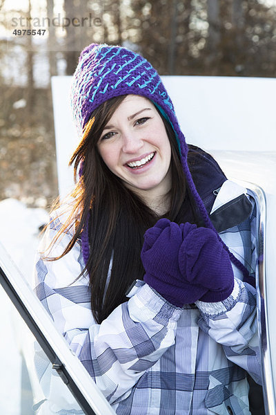Jugendlicher  Winter  Auto  Mädchen