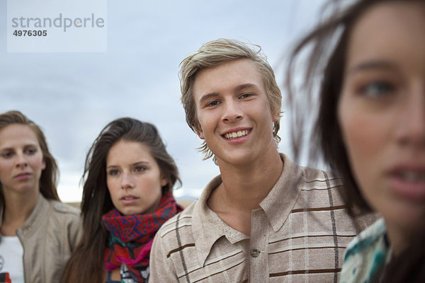 4  Freundschaft  sehen  Blick in die Kamera