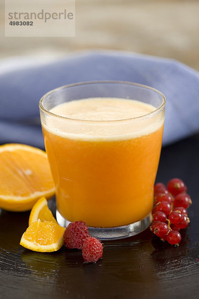Sommer Obst und Orange smoothie