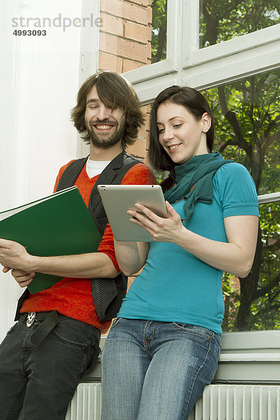 Zwei Studenten in der Uni