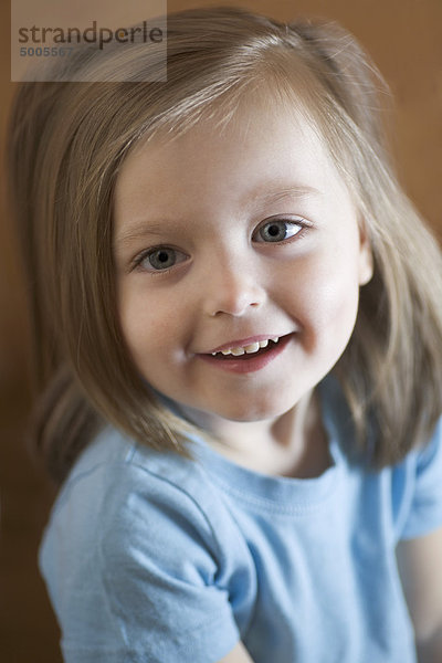 Ein lächelndes Kleinkind  Portrait