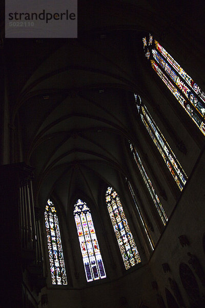 Buntglasfenster in der Kirche Saint Martin  Colmar  Frankreich