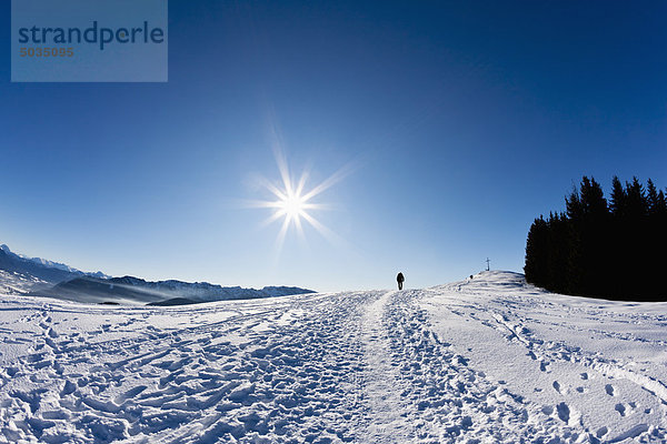 Frau beim Wandern auf dem Zwieselberg