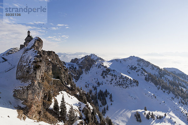 Süddeutschland  Oberbayern  Blick auf die kleine Kirche am Wendelstein