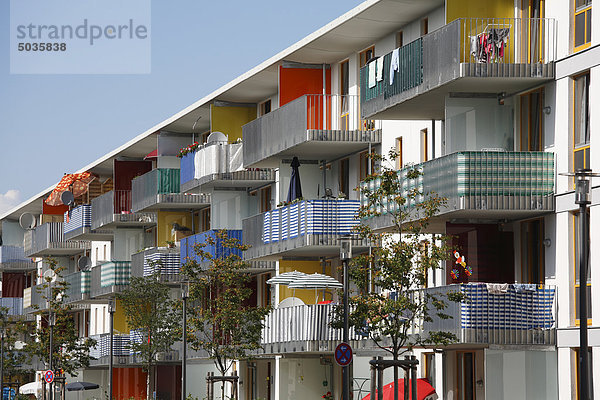 Deutschland  Bayern  München  Riem  Blick auf moderne Gebäude