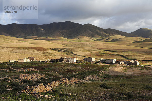 Spanien  Kanarische Inseln  Fuerteventura  Landschaft mit Ruinen bei Tuineje