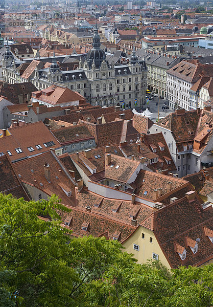 Österreich  Steiermark  Graz  Altstadtansicht mit Rathaus