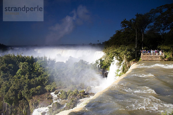 Die atemberaubende Wasserfälle Puerto Iguazu (Argentinien) und Foz do Iguacu (Brasilien)