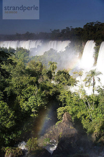 Die atemberaubende Wasserfälle Puerto Iguazu (Argentinien) und Foz do Iguacu (Brasilien)