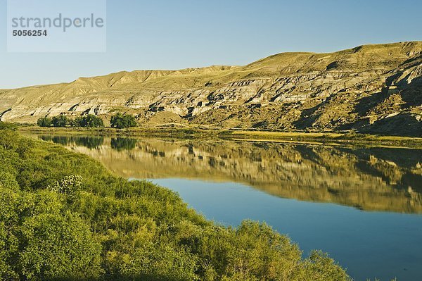 South Saskatchewan River Valley in der Nähe von Sandy Point Park  nördlich von Medicine Hat  Alberta  Kanada.