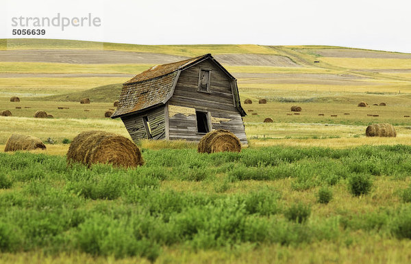 Scheune verdreht Saskatchewan Kanada kanadisch Prärie