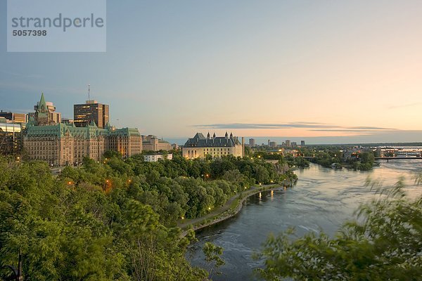 Ansicht von Westen Block  Parliament Hill  Ottawa  Ontario  Kanada