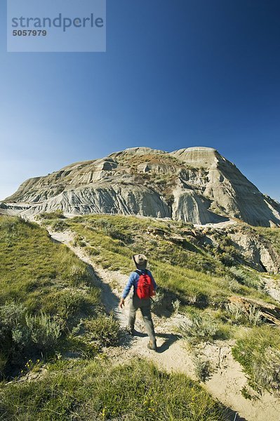 Wanderer  Dinosaur Provincial Park  Alberta  Kanada