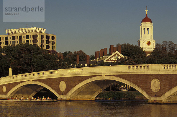 USA  Massachussett  Cambridge: Charles River-Brücke