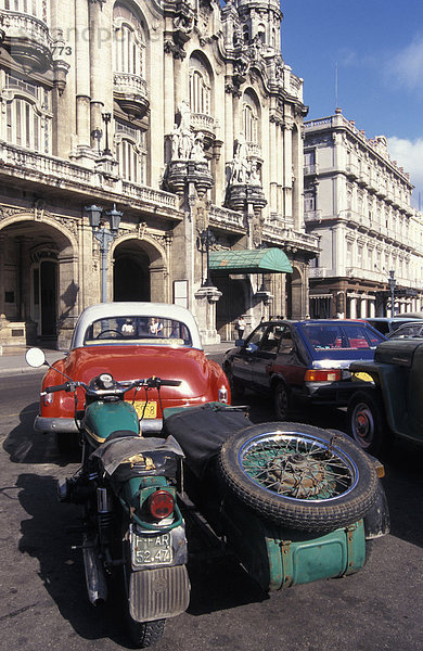 Kuba  Havanna: Fahrzeuge auf der Straße