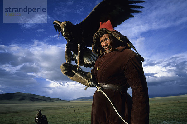 Mongolei  Altai-Mt.-Region. Kazak-Adler-Jäger