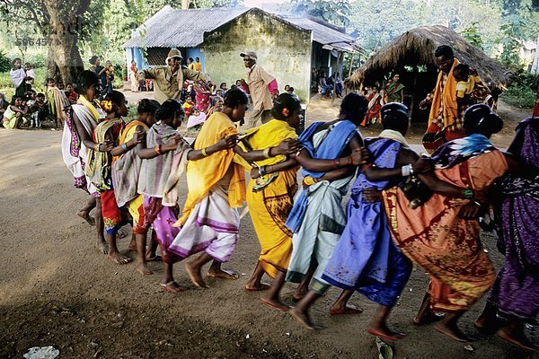 Indien  Orissa  Dorf Tanz