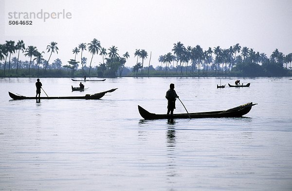 Indien  Kerala Backwaters  Fischerbooten