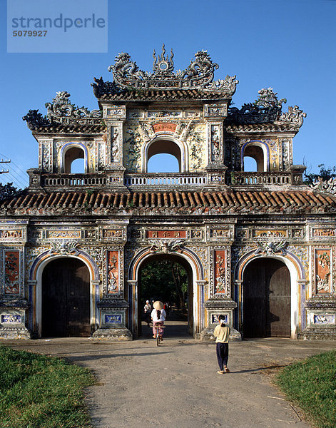 Vietnam Hue. Osttor des Kaiserlichen Palastes innerhalb der Zitadelle
