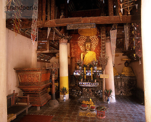 Innere des Wat Lai Hin  Lampang  Thailand