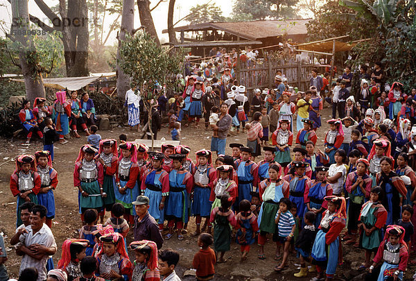 Lisu und Akha Stammesgenossen Versammlung in das neue Jahr Festival  Provinz Chiang Rai  Thailand