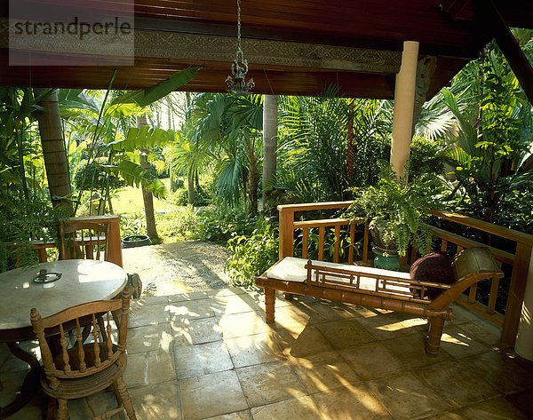 Tropisch Tropen subtropisch Wohnhaus Terrasse