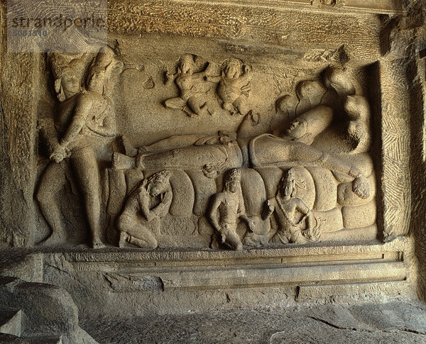 Sesasayi Vishnu  Mahishamardini Höhle Mamallapuram  Pallava Dinasty  VII CentIndia  Tamil Nadu