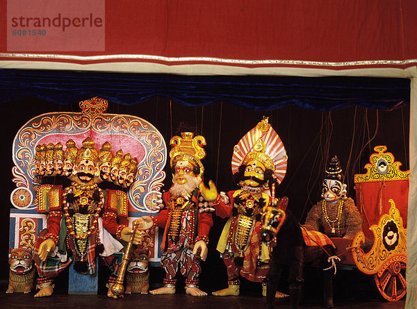 Yaksagana Puppentheater  mit Szenen aus der Ramayana.Kanari Küste  Indien  Karnataka