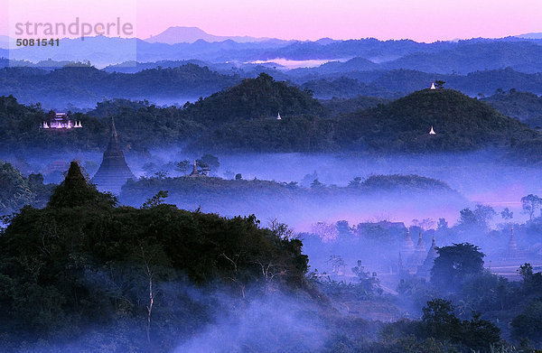 Burma  Arakan  Hügel im Nebel